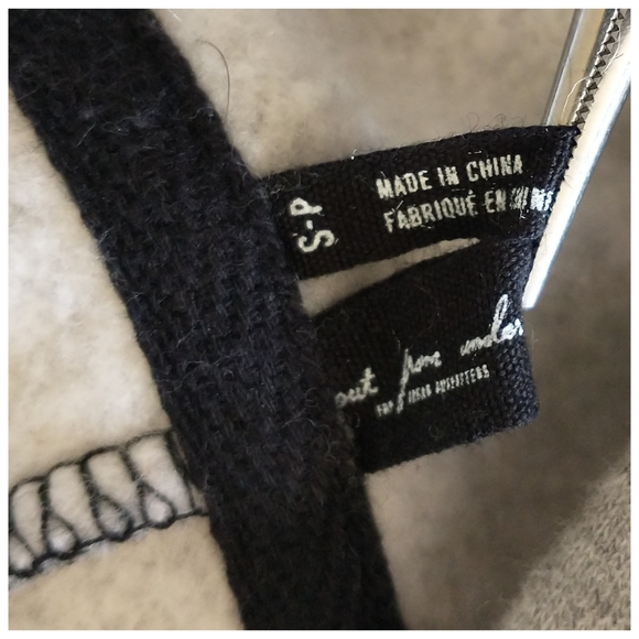 Urban Outfitters Crop Hoodie Gray Small Sleeveless Pullover Top Workout Gym - Picture 3 of 5